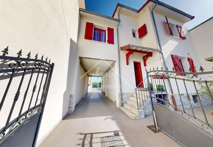 Villa i Vichy, Allier, Vichy - € 273.000 | Ref: G1227 - foto 1