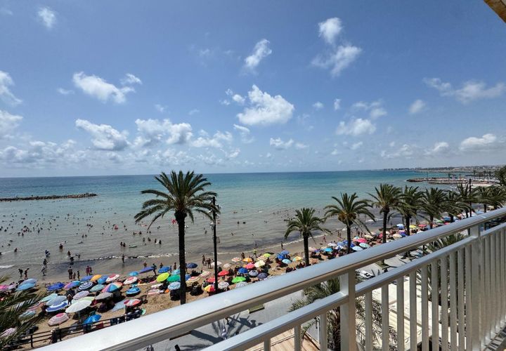 Lejlighed i Torrevieja, Alicante, Torrevieja - € 420.000 | Ref: MLSC5701578 - foto 1