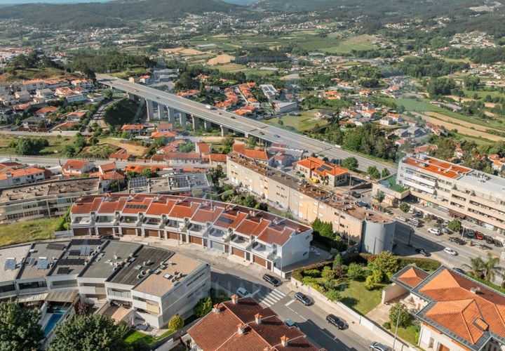 Rækkehus i Guimaraes, Braga, Guimaraes - € 399.000 | Ref: 2-25 - foto 1