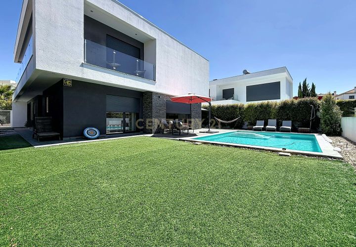 Villa i Almada, Setubal, Almada - € 990.000 | Ref: C0191-01616 - foto 1