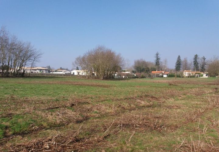 Helårsgrund i Abzac, Gironde, Abzac - € 49.000 | Ref: KF-ABZAC - foto 1