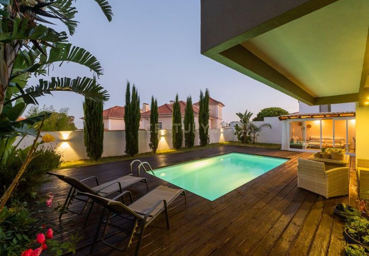 Villa i Oeiras, Lisbon, Oeiras - € 997.000 | Ref: C0417-00468 - foto 1