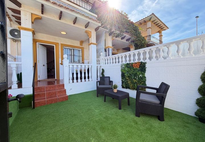 Stadthaus in Punta Prima, Alicante, Punta Prima - € 235.000 | Ref: R11981 - Foto 1