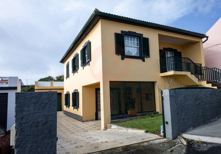Byhus i Angra do Heroismo, Terceira, Angra do Heroismo - € 465.000 | Ref: M1045 - foto 1