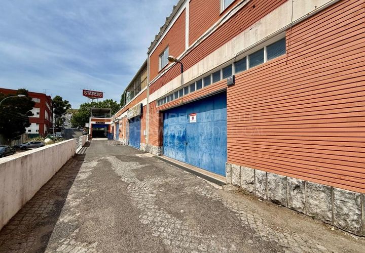 Erhvervsejendom i Carnaxide, Lisbon, Carnaxide - € 1.500.000 | Ref: MAG_1290 - foto 1