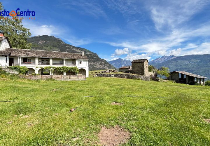 Villa a Issogne, Aosta Valley, Issogne - € 700.000 | Ref: 5765 - foto 1