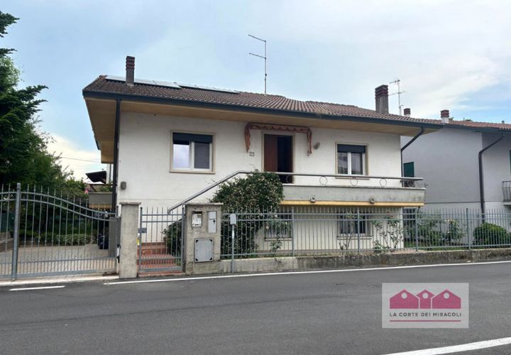 Villa a Creazzo, Vicenza, Creazzo - € 400.000 | Ref: VS81 - foto 1