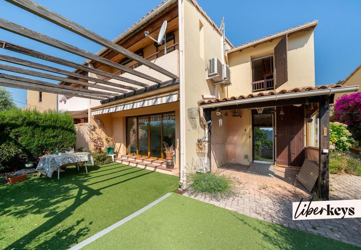 Villa i Carros, Alpes-Maritimes, Carros - € 360.000 | Ref: DOM32458 - foto 1