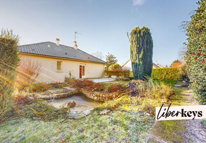 Villa a Dampmart, Seine-et-Marne, Dampmart - € 375.000 | Ref: DOM3737 - foto 1