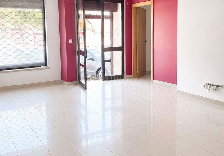 Erhvervsejendom i Setubal, Setubal, Setubal - € 125.000 | Ref: C0237-03840 - foto 1