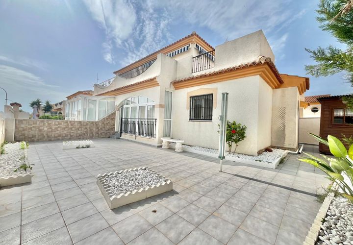 Byhus i Playa Flamenca, Alicante, Playa Flamenca - € 229.000 | Ref: 27-149-285-11-643/77649 - foto 1