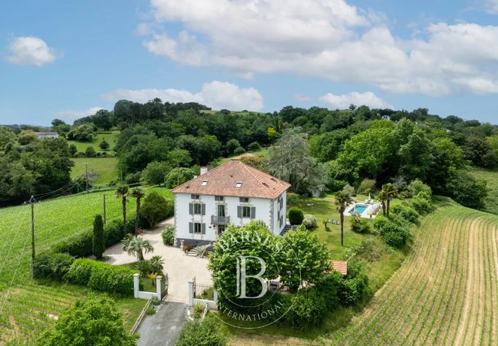Masia a Guiche, Pyrenees-Atlantiques, Guiche - € 1.595.000 | Ref: M1890 - foto 1