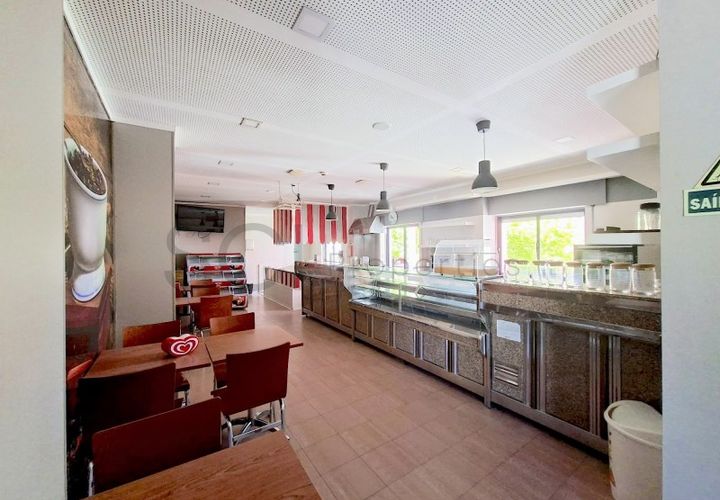 Erhvervsejendom i Corroios, Setubal, Corroios - € 195.000 | Ref: 10835 - foto 1