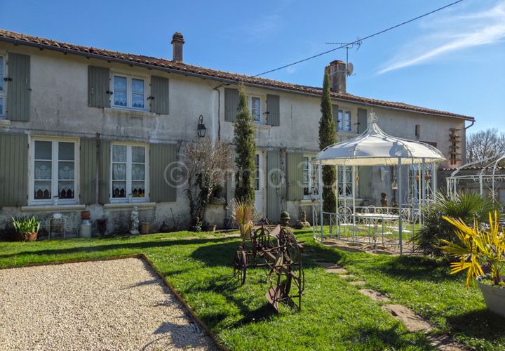 Villa a Chef-Boutonne, Deux-Sevres, Chef-Boutonne - € 185.000 | Ref: 5257 - foto 1