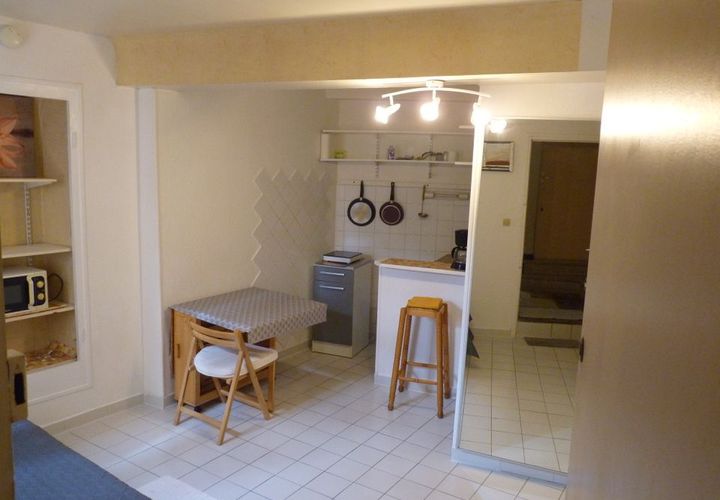 Estudi a Arles, Bouches-du-Rhone, Arles - € 439/mes | Ref: 864476 - foto 1