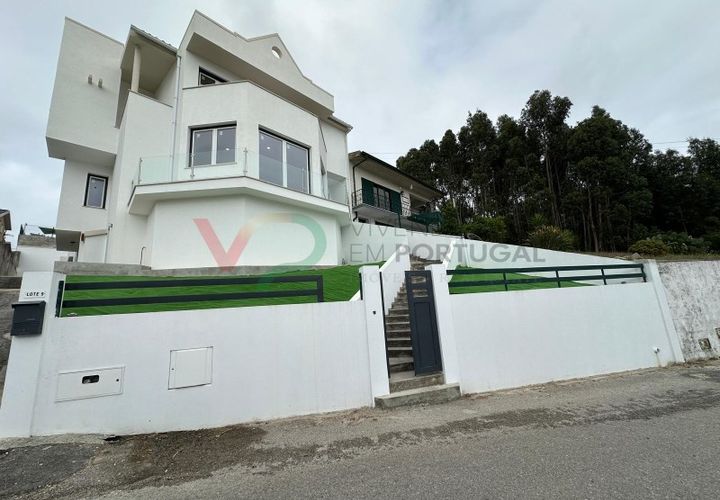Villa i Aveiro, Aveiro, Aveiro - € 450 000 | Ref: CAS_306 - foto 1