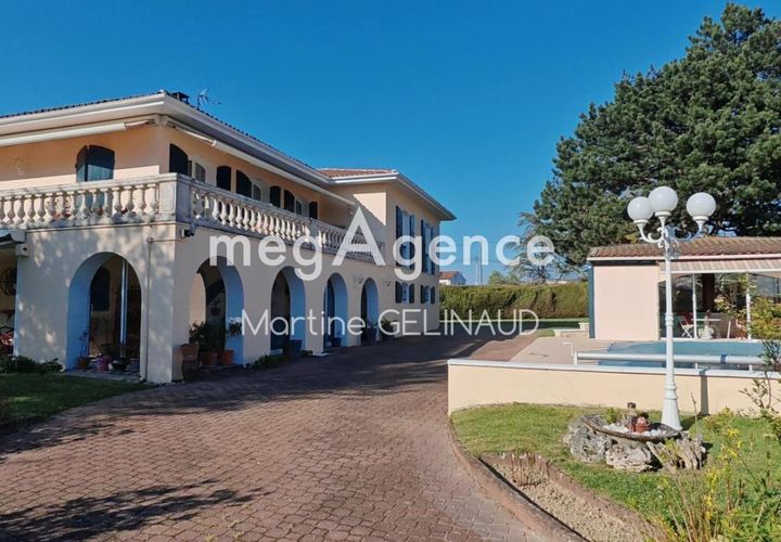 Villa i Saintes, Charente-Maritime, Saintes - € 451.500 | Ref: 202341 - foto 1