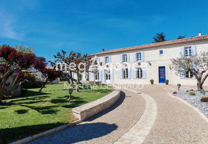 Villa i Saintes, Charente-Maritime, Saintes - € 597.000 | Ref: 202094 - foto 1