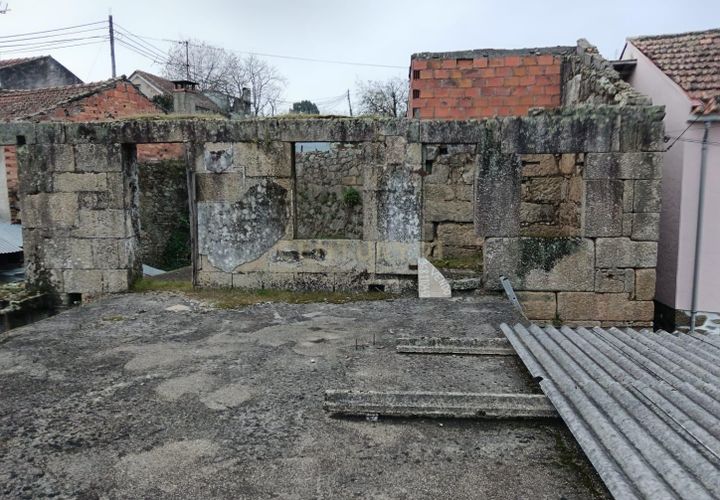 Villa i Viseu, Viseu, Viseu - € 35.000 | Ref: C0203-02663 - foto 1