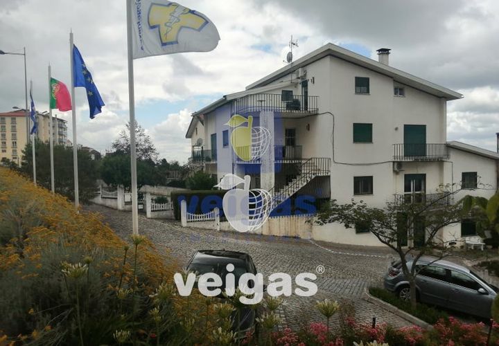 Villa i Gouveia, Guarda, Gouveia - € 260.000 | Ref: CAL-210835 - foto 1