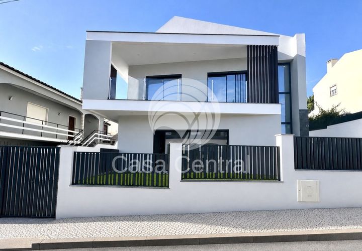 Villa i Cascais, Lisbon, Cascais - € 1.250.000 | Ref: CC-010260258 - foto 1