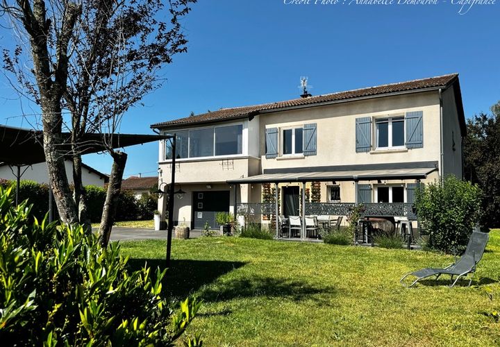 Villa i Orléat, Puy-de-Dome, Orléat - € 320.000 | Ref: 340934712762 - foto 1