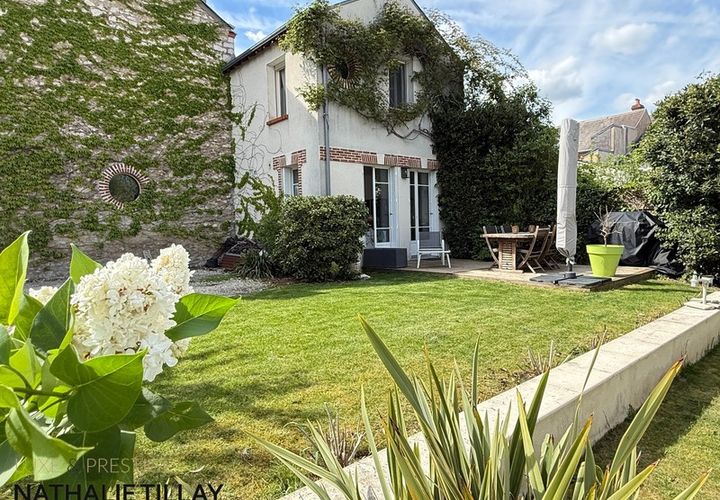 Villa a Orleans, Loiret, Orleans - € 775.000 | Ref: 340935190370 - foto 1