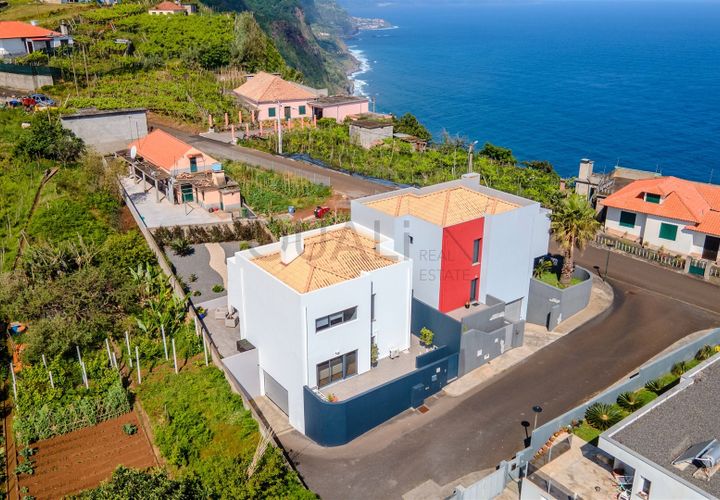 Villa i Santana, Madeira, Santana - € 650.000 | Ref: Q2700 - foto 1