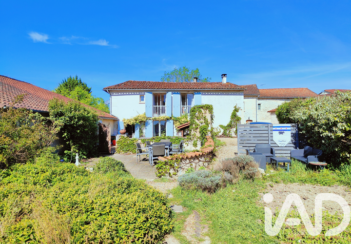 Villa a Bonnes, Charente, Bonnes - € 215.000 | Ref: 25830 - foto 1