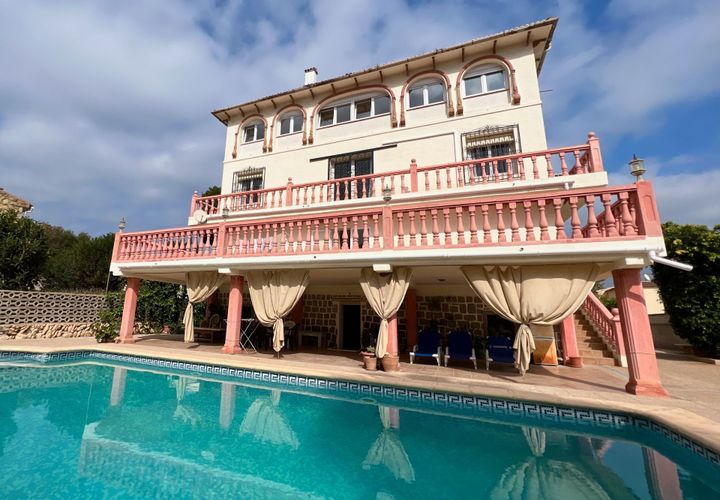 Villa a Calpe, Alicante, Calpe - € 2.500/mes | Ref: Alq 329 - foto 1