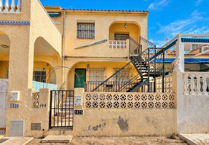 Rækkehus i La Marina, Alicante, La Marina - € 119.999 | Ref: NP: 871 - foto 1