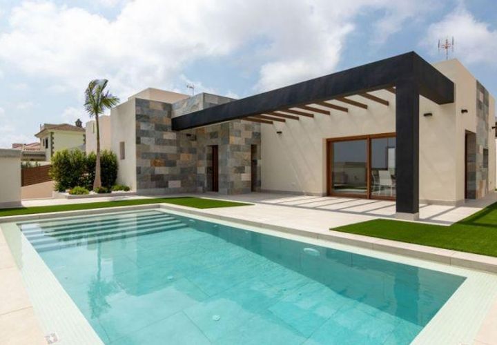 Villa a Torrevieja, Alicante, Torrevieja - € 750.000 | Ref: Ref-N3719 - foto 1