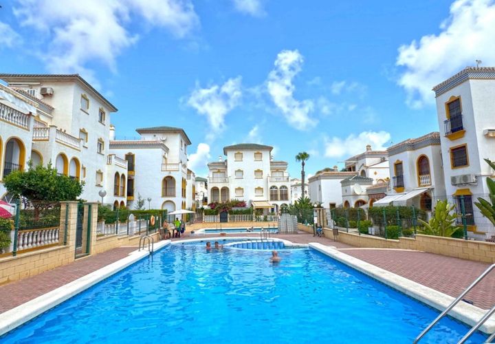 Byhus i Torrevieja, Alicante, Torrevieja - € 269.000 | Ref: Ref-MOVE-230 - foto 1