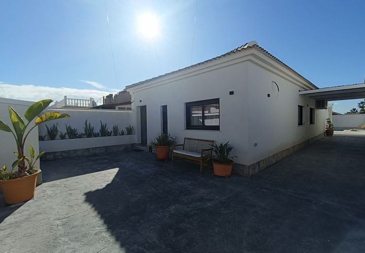 Villa a El Chaparral, Alicante, El Chaparral - € 459.000 | Ref: Ref-SR2093 - foto 1