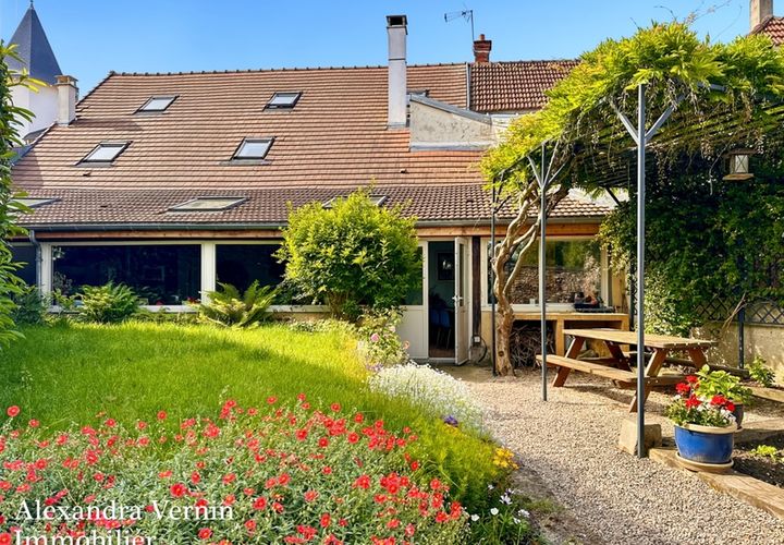 Villa a Saint-Germain-en-Laye, Yvelines, Saint-Germain-en-Laye - € 995.000 | Ref: 830037877170 - foto 1