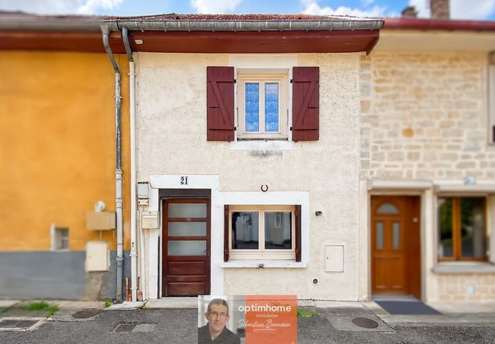 Villa a Montmorot, Jura, Montmorot - € 135.000 | Ref: 830032425792 - foto 1