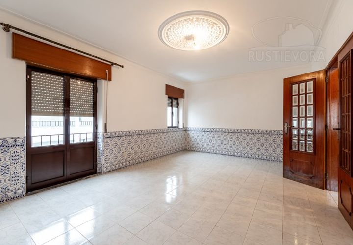 Villa in Evora, Evora, Evora - € 1,200/month | Ref: 2412 - photo 1