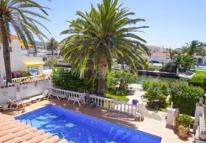 Villa a Empuriabrava, Gerona, Empuriabrava - € 890.000 | Ref: 211 - foto 1