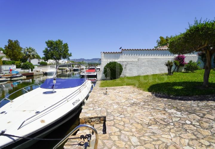 Villa i Empuriabrava, Gerona, Empuriabrava - € 675.000 | Ref: 095 - foto 1