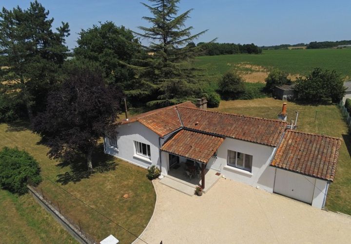 Villa i Charroux, Vienne, Charroux - € 123.650 | Ref: r7511 - foto 1
