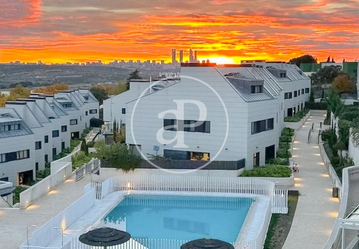 Villa a La Moraleja, Madrid, La Moraleja - € 2.400.000 | Ref: VMN2605009 - foto 1