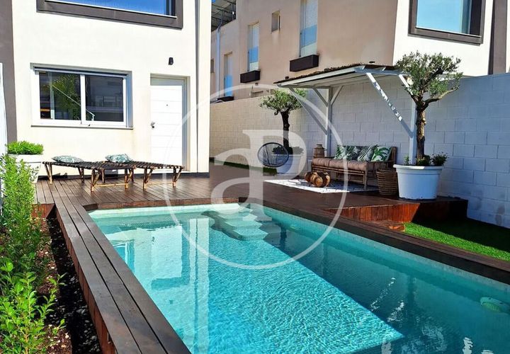 Villa a Elche, Alicante, Elche - € 2.400/mes | Ref: AV2606087 - foto 1