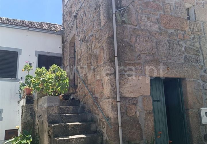 Villa a Gouveia, Guarda, Gouveia - € 33.000 | Ref: 382260055 - foto 1