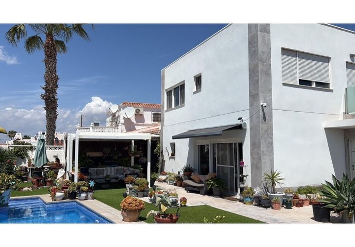 Villa i La Torreta, Alicante, La Torreta - € 465.000 | Ref: MLSC1639556 - foto 1