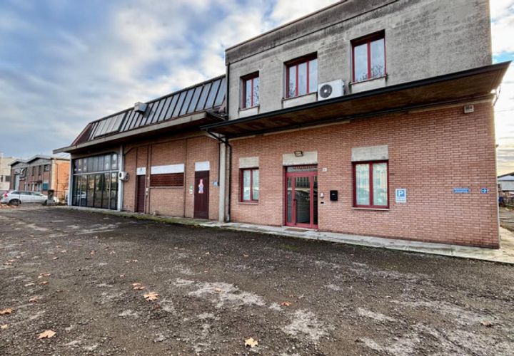 Erhvervsejendom i Soliera, Modena, Soliera - € 750.000 | Ref: U 158 - foto 1