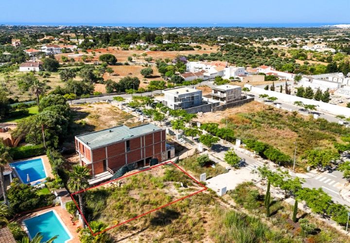 Helårsgrund i Guia, Faro, Guia - € 240.000 | Ref: W-049ZH6 - foto 1