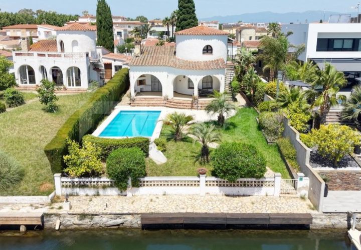 Villa i Empuriabrava, Gerona, Empuriabrava - € 890.000 | Ref: 508 - foto 1