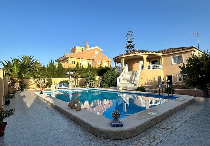 Villa a Torrevieja, Alicante, Torrevieja - € 650.000 | Ref: MLSC3320559 - foto 1