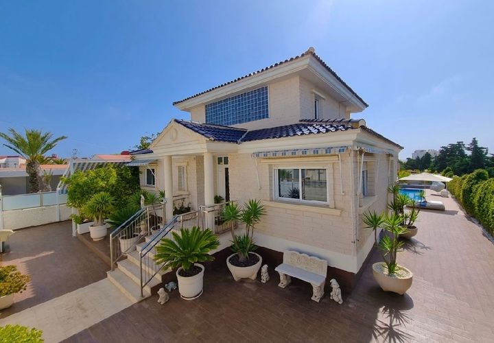 Villa i Torrevieja, Alicante, Torrevieja - € 1.170.000 | Ref: C-1187 - foto 1