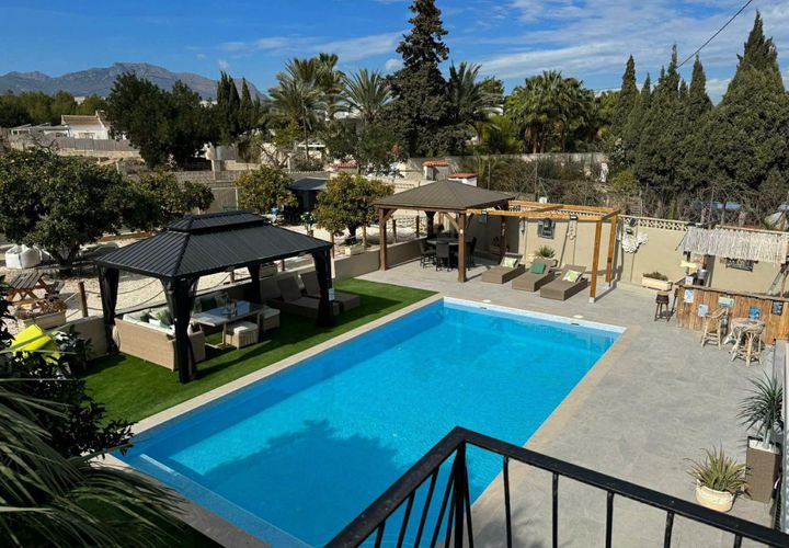 Villa in Benidorm, Alicante, Benidorm - € 3,500/month | Ref: LUX0059 - photo 1